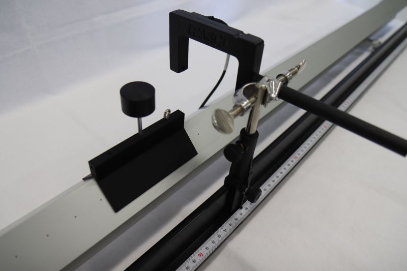 Datei:EXP Mechanik Newtonsche Bewegung Lichtschranke.JPG