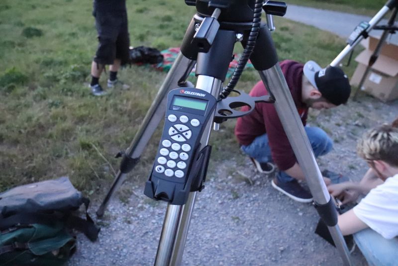 Datei:HW Astronomie Montierung Handsteuerung.JPG