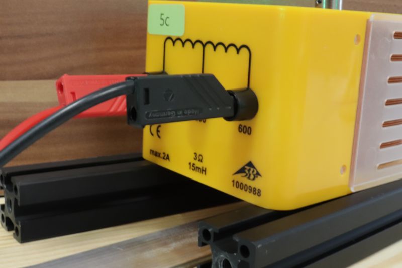 Datei:EXP Quantenphysik Einstein Haas Spule.jpg