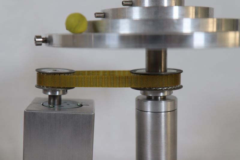 Datei:EXP Mechanik Flugbahn Riemen.JPG