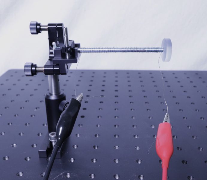 Datei:PL Michelson-Interferometer Maschinenschraube.jpg