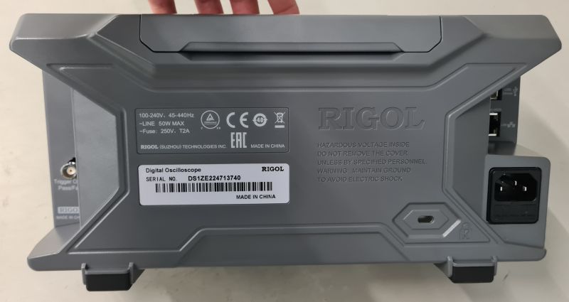 Datei:HW Elektronik Digitales Oszilloskop Rückseite.jpg