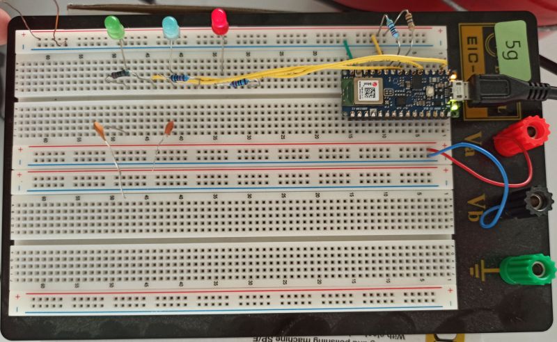 Datei:BP Elektronik Steckbrett Kapazitätsmessung.jpg
