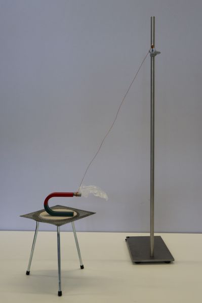 Datei:EXP Magnetostatik Curie Aufbau Gadolinium.JPG