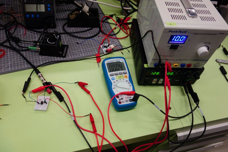 Datei:EXP Quantenphysik Strommessung.jpg.jpg