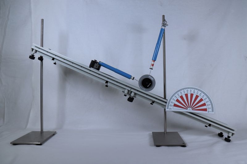 Datei:EXP Mechanik Schiefe Ebene Aufbau.JPG