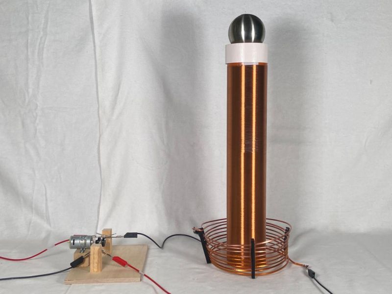 Datei:BP-Teslaspule Elektromagnetismus Teslaspule mit Funkenstrecke.jpeg