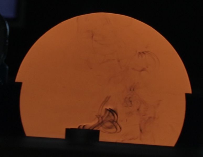 Datei:EXP Fotografie Schlierenfotografie Teelicht aus.jpg