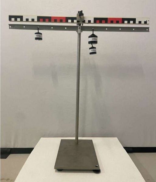 Datei:EXP Mechanik Zweiseitiger Hebel Meterstab.JPG