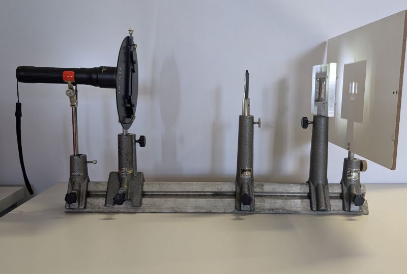 Datei:OptischesGitter-Versuchsaufbau.jpg