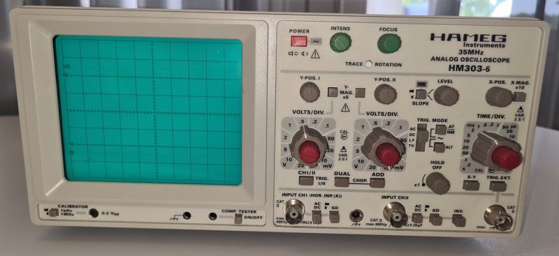 Datei:HW Elektronik Analoges Oszilloskop.jpg