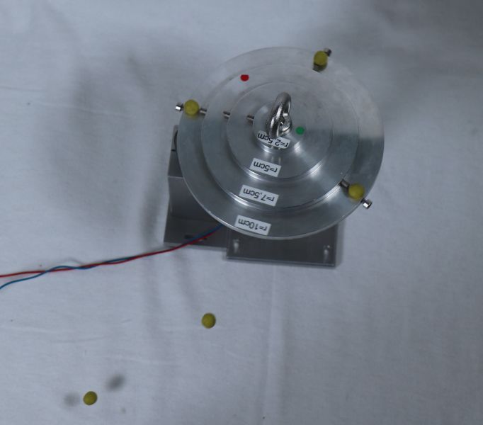 Datei:EXP Mechanik Flugbahn Stroboskop.JPG