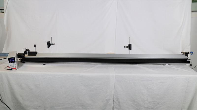 Datei:EXP Mechanik Newtonsche Bewegung Aufbau.JPG