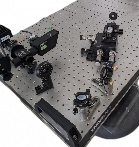 Datei:Detailaufnahme Holographie Aufbau.png